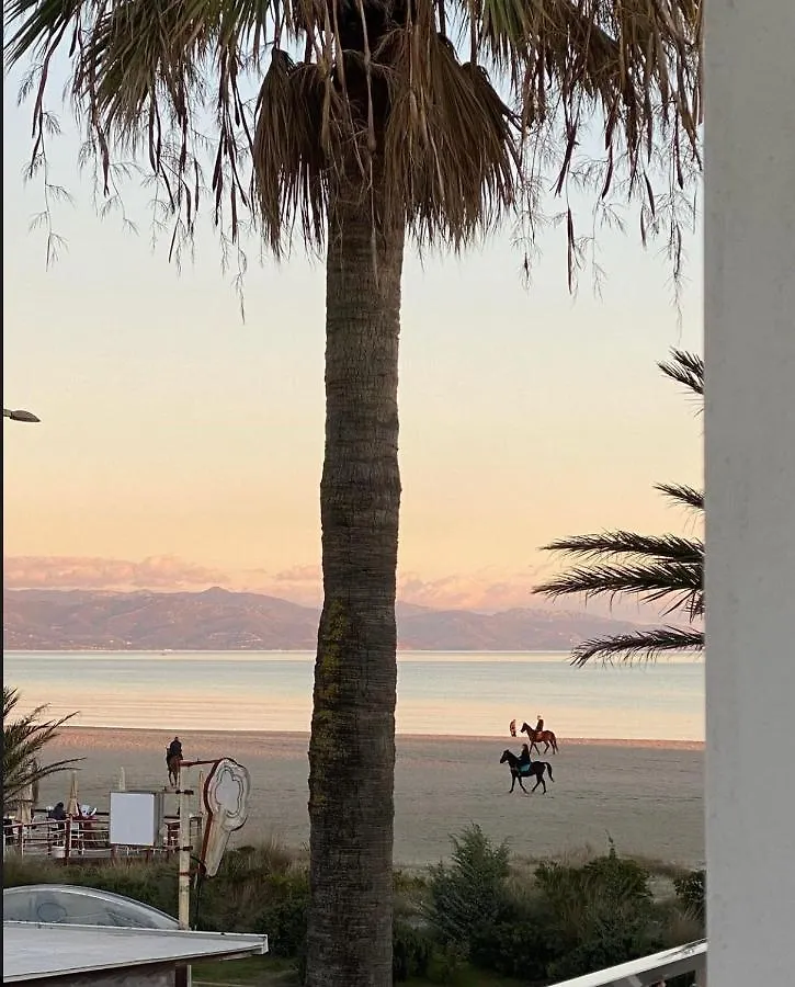 קליארי Luxury Poetto Apartments