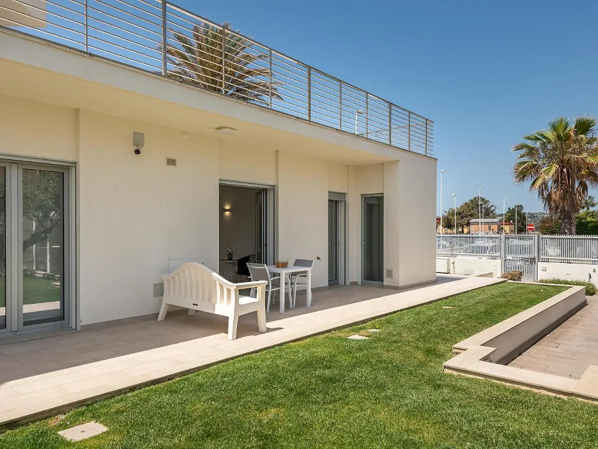 קליארי Luxury Poetto Apartments