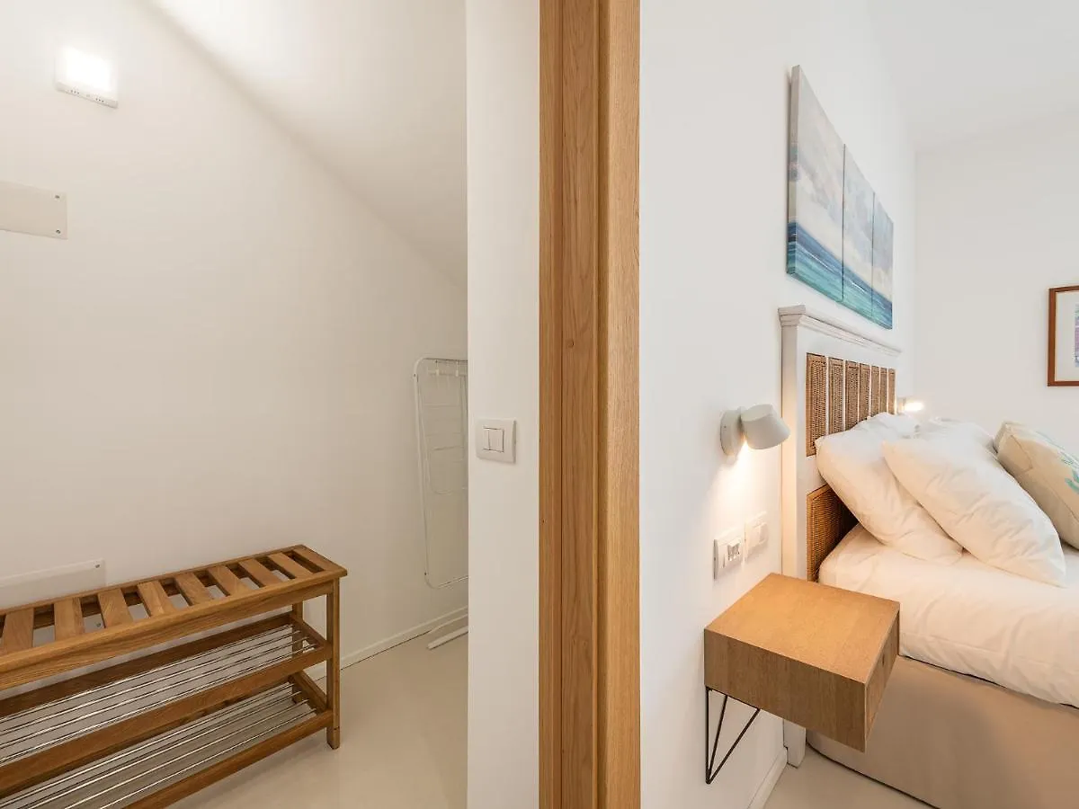 Luxury Poetto Apartments Cagliari 0*,  Italien